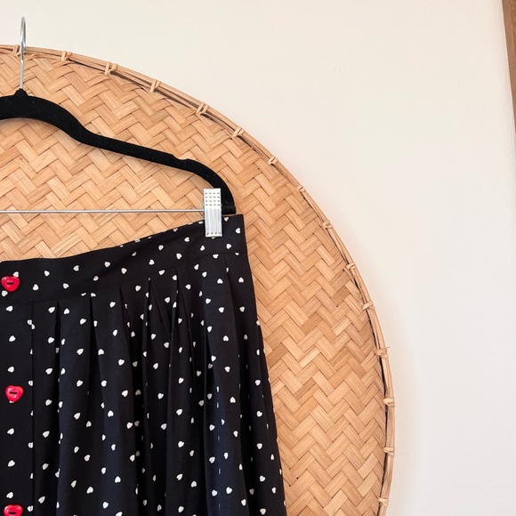 WOMEN’S HELL BUNNY A-LINE BLACK W/ POLKA DOTS SKIRT W/ POCKETS HEART BUTTONS EUC - Picture 10 of 16
